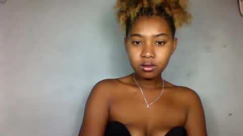 Snapshot of florencia011 chatting on March 9, 9:24 am florencia011 online show from March 9, 9:24 am