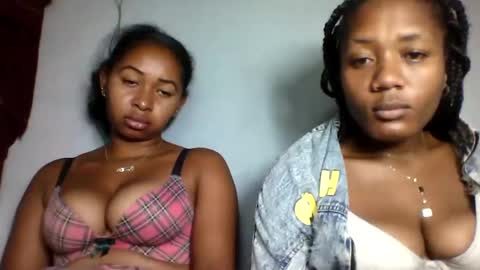 Snapshot of florencia011 chatting on February 21, 1:11 am florencia011 online show from February 21, 1:11 am