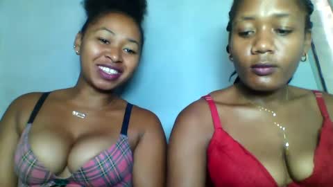 Snapshot of florencia011 chatting on February 24, 8:04 am florencia011 online show from February 24, 8:04 am