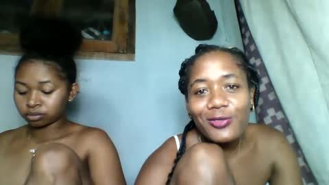 Snapshot of florencia011 chatting on February 24, 8:25 pm florencia011 online show from February 24, 8:25 pm