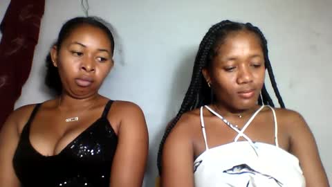 Snapshot of florencia011 chatting on February 22, 1:11 am florencia011 online show from February 22, 1:11 am