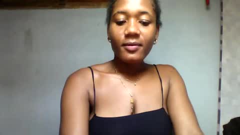 Snapshot of florencia011 chatting on February 14, 1:02 am florencia011 online show from February 14, 1:02 am