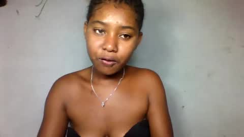Snapshot of florencia011 chatting on March 11, 7:25 pm florencia011 online show from March 11, 7:25 pm