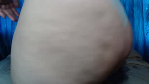 Snapshot of floretdiana chatting on February 23, 7:28 am floretdiana online show from February 23, 7:28 am