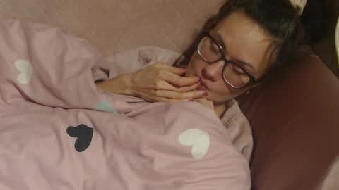 say meow and send tip  online show from December 15, 6:35 pm