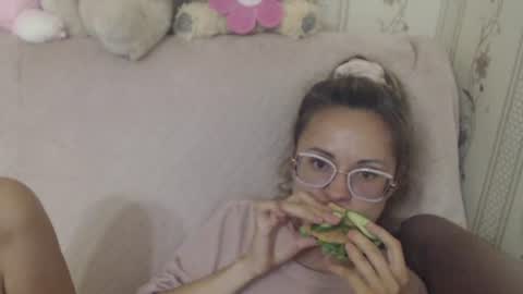 say meow and send tip  online show from July 26, 3:53 pm