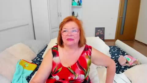 Flowerlower online show from June 29, 10:15 am