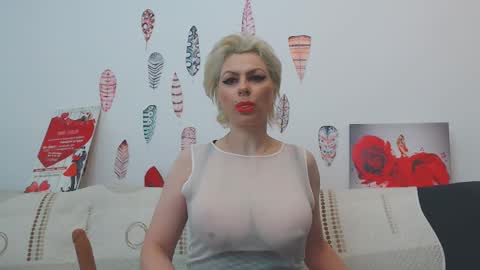 Snapshot of forever_barbie chatting on February 18, 2:05 am Adana online show from February 18, 2:05 am