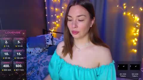 Snapshot of foreversmileme chatting on December 16, 2:36 am Julia online show from December 16, 2:36 am