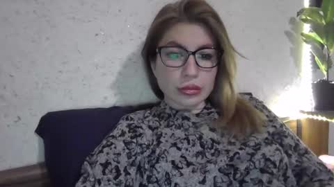 fox_red_lady7 online show from January 13, 6:38 pm