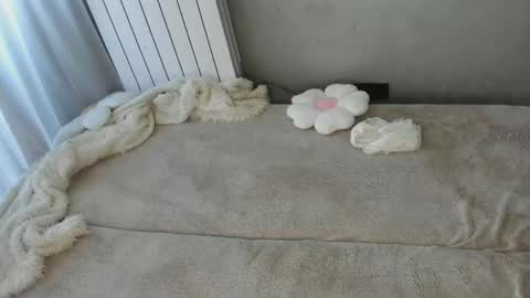 Hello world Feel free to follow  online show from May 29, 11:08 am