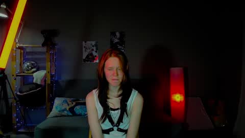 Snapshot of foxy_flame chatting on January 16, 7:20 pm Kira online show from January 16, 7:20 pm