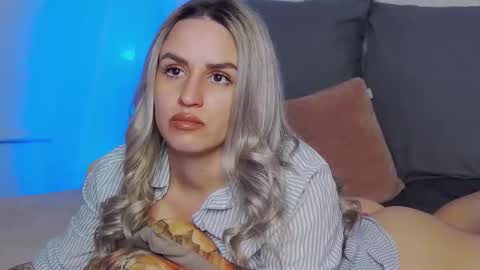 Foxy Kimmi online show from March 24, 5:24 am