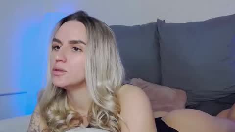 Foxy Kimmi online show from December 18, 7:13 am