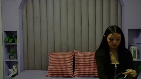 N A T H A L Y  online show from March 24, 2:50 am