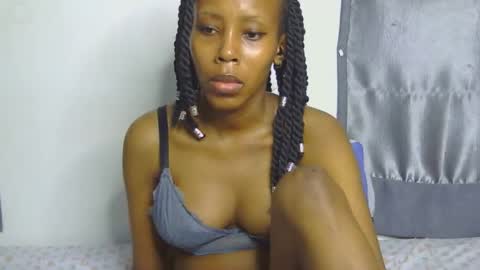 Snapshot of foxypennyy chatting on September 28, 4:01 pm foxypennyy online show from September 28, 4:01 pm