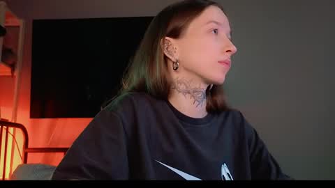 fran_bow online show from March 30, 1:22 pm