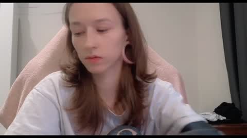 Snapshot of fran_bow chatting on February 1, 12:18 am fran_bow online show from February 1, 12:18 am