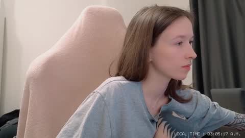 Snapshot of fran_bow chatting on January 6, 12:05 am fran_bow online show from January 6, 12:05 am