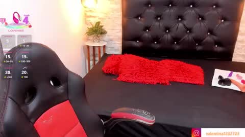 Snapshot of francesca_bbw chatting on September 18, 3:05 am online show from September 18, 3:05 am