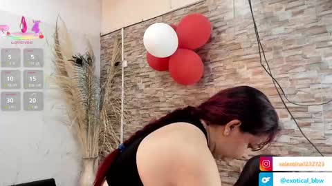 Snapshot of francesca_bbw chatting on February 18, 3:31 am online show from February 18, 3:31 am