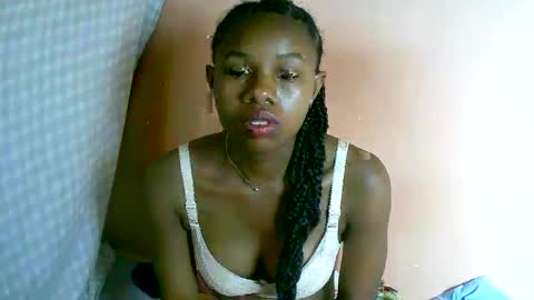 Snapshot of franciefrancie chatting on February 28, 9:44 pm francilla online show from February 28, 9:44 pm