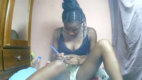 Snapshot of franciefrancie chatting on March 3, 3:48 pm francilla online show from March 3, 3:48 pm