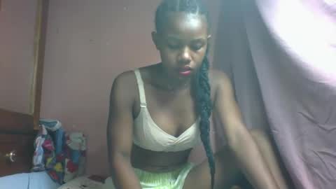 Snapshot of franciefrancie chatting on March 2, 5:44 am francilla online show from March 2, 5:44 am