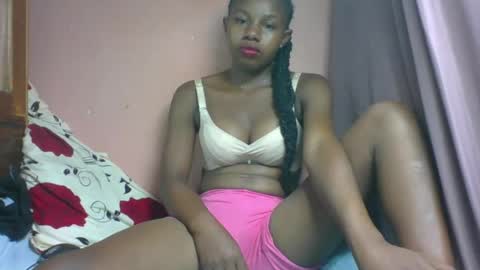 Snapshot of franciefrancie chatting on March 1, 6:00 pm francilla online show from March 1, 6:00 pm