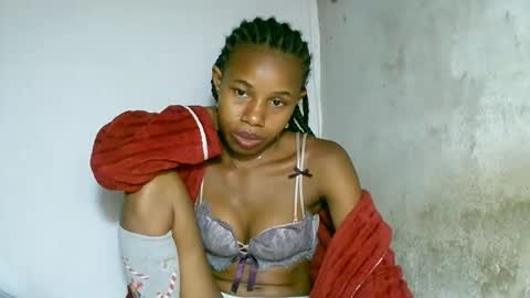 Snapshot of franciefrancie chatting on October 3, 6:13 pm francilla online show from October 3, 6:13 pm