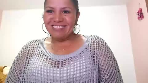 Snapshot of francy_froz chatting on February 16, 3:05 am francy froz online show from February 16, 3:05 am