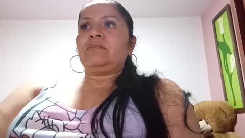 Snapshot of francy_froz chatting on October 18, 3:42 am francy froz online show from October 18, 3:42 am
