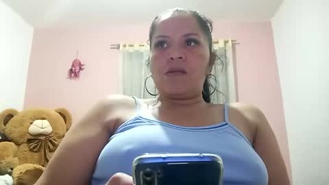 Snapshot of francy_froz chatting on March 12, 1:25 am francy froz online show from March 12, 1:25 am