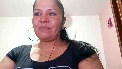 Snapshot of francy_froz chatting on February 15, 2:47 am francy froz online show from February 15, 2:47 am