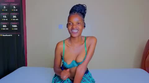 Snapshot of freakky_nessa chatting on September 23, 10:30 pm Nessa-Independent model online show from September 23, 10:30 pm
