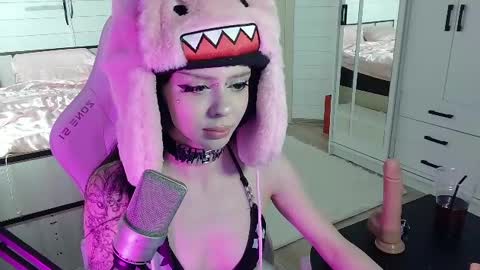 Freaky online show from July 29, 10:21 pm