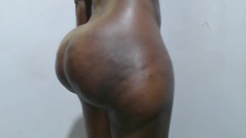 freakycoco1 online show from April 1, 8:59 am