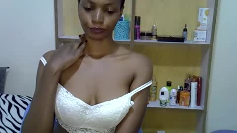 mia  online show from November 16, 8:53 pm