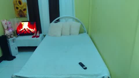 Snapshot of freakyzaecummerxxx chatting on October 11, 4:28 am Zae online show from October 11, 4:28 am