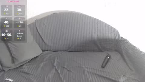 Snapshot of frederica_ chatting on October 8, 9:35 am frederica_ online show from October 8, 9:35 am