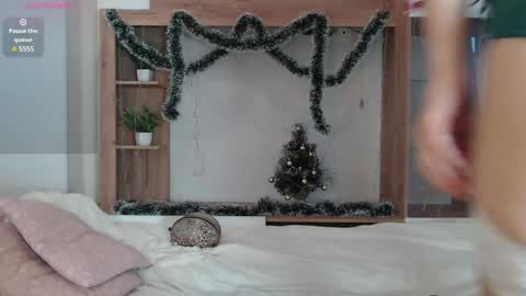 Snapshot of frederica_ chatting on December 24, 11:17 am frederica_ online show from December 24, 11:17 am