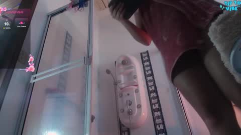 Snapshot of fresita44 chatting on December 7, 5:42 pm see u 500 pm hora col online show from December 7, 5:42 pm
