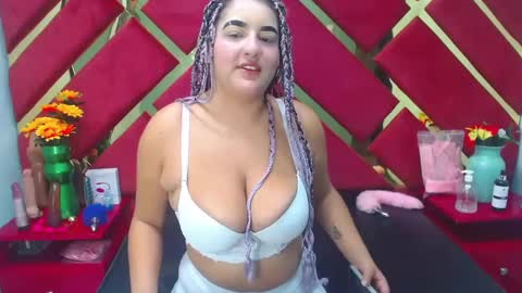Snapshot of freyja_naugthy chatting on February 15, 12:33 pm freyja_naugthy online show from February 15, 12:33 pm