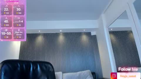 Snapshot of freyja_sweet_ chatting on October 30, 1:45 pm Freyja Sweet online show from October 30, 1:45 pm