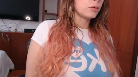 Snapshot of freyjashine_x chatting on September 22, 7:12 pm FREYJA LOREN online show from September 22, 7:12 pm