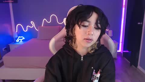 Snapshot of frida_lassi_ chatting on March 12, 1:30 pm frida_lassi_ online show from March 12, 1:30 pm