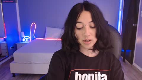 Snapshot of frida_lassi_ chatting on January 30, 12:27 pm frida_lassi_ online show from January 30, 12:27 pm