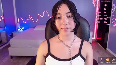 Snapshot of frida_lassi_ chatting on February 26, 7:51 pm frida_lassi_ online show from February 26, 7:51 pm