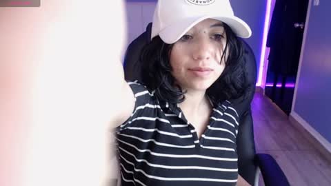 Snapshot of frida_lassi_ chatting on January 21, 12:07 pm frida_lassi_ online show from January 21, 12:07 pm
