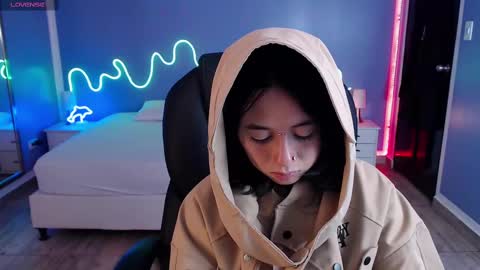 Snapshot of frida_lassi_ chatting on February 25, 12:05 pm frida_lassi_ online show from February 25, 12:05 pm